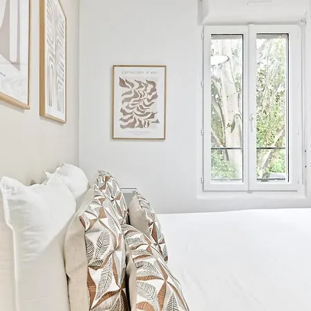 Apartment Charming Little Close To Paris- Iii *
